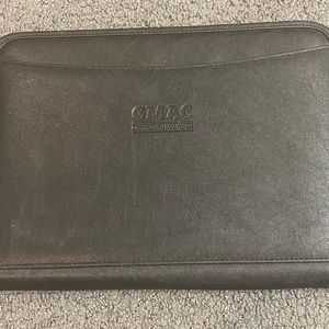 GMAC Commercial Mortgage Leeds Portfolio Business Organized Zippered 13.5” x 10”